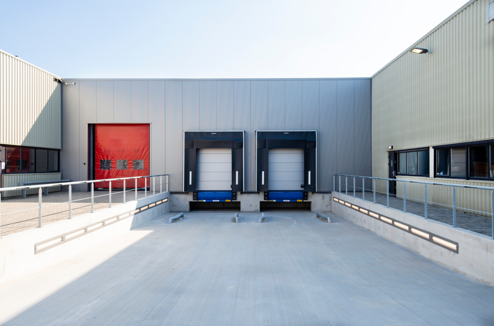 Lightronics armatuur op een industrieterrein