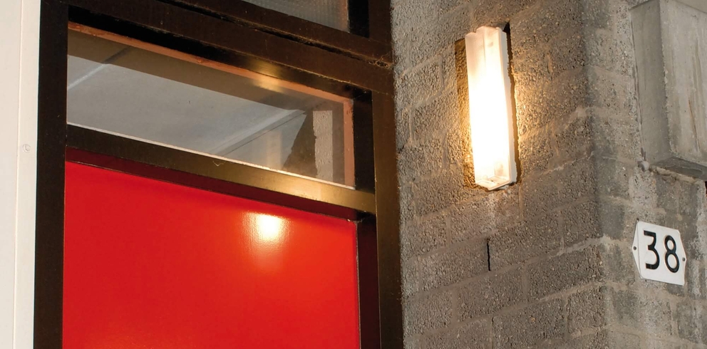 Lightronics PVP armatuur bij een voordeur Lightronics PVP armatuur bij een voordeur