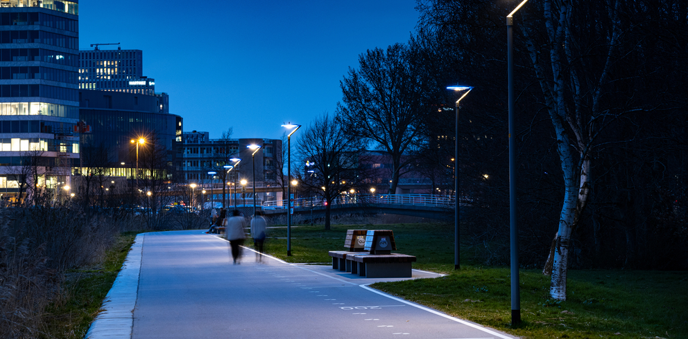 Lightronics PRUNUS F armaturen langs weg in het Lumierepark in Almere