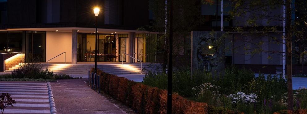 Lightronics PRUNUR A1 armatuur op een parkeerterrein Lightronics PRUNUR A1 armatuur op een parkeerterrein