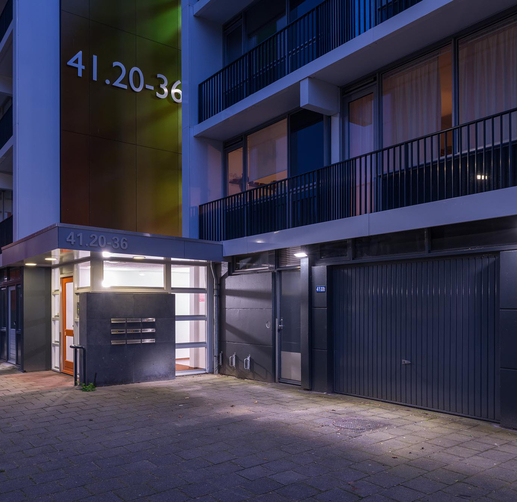 Lightronics GPA armaturen bij de entree van een appartementencomplex in Weezenhof in Nijmegen Lightronics GPA armaturen bij de entree van een appartementencomplex in Weezenhof in Nijmegen